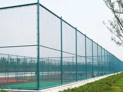 球場圍網(wǎng)燈光升級與兒童組合滑梯的社區(qū)共享空間設計